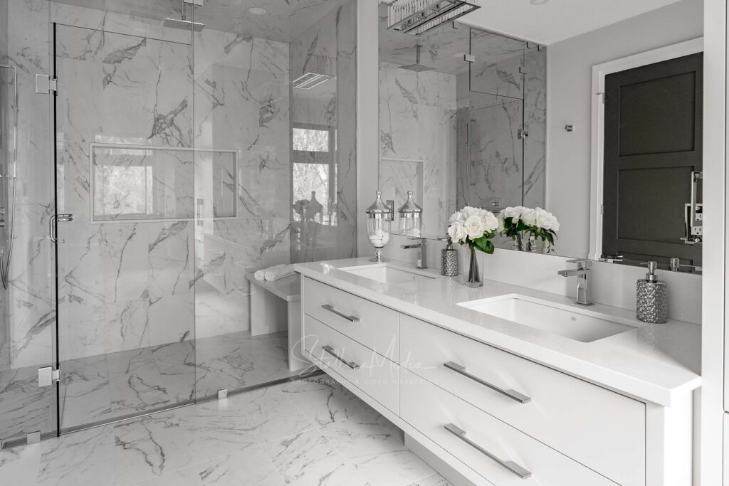 Tips to Create a Luxurious Master Bathroom